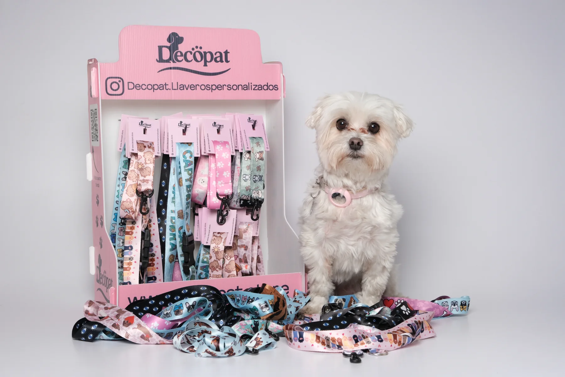 Exhibidor profesional con lanyards Decopat